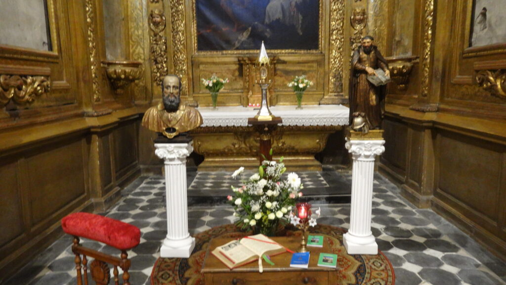 Relique statue récemment acquise de ST César de Bus